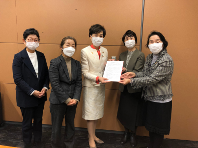 子ども・子育て政策について国会議員に提言を手交(その1)